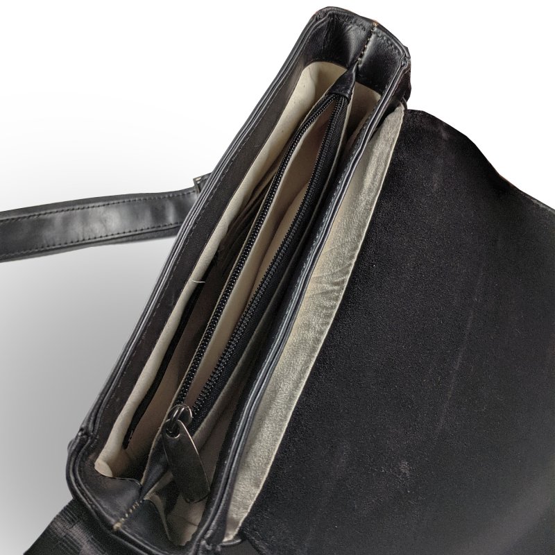 Kasiyar Leather Crossbody Bag Black