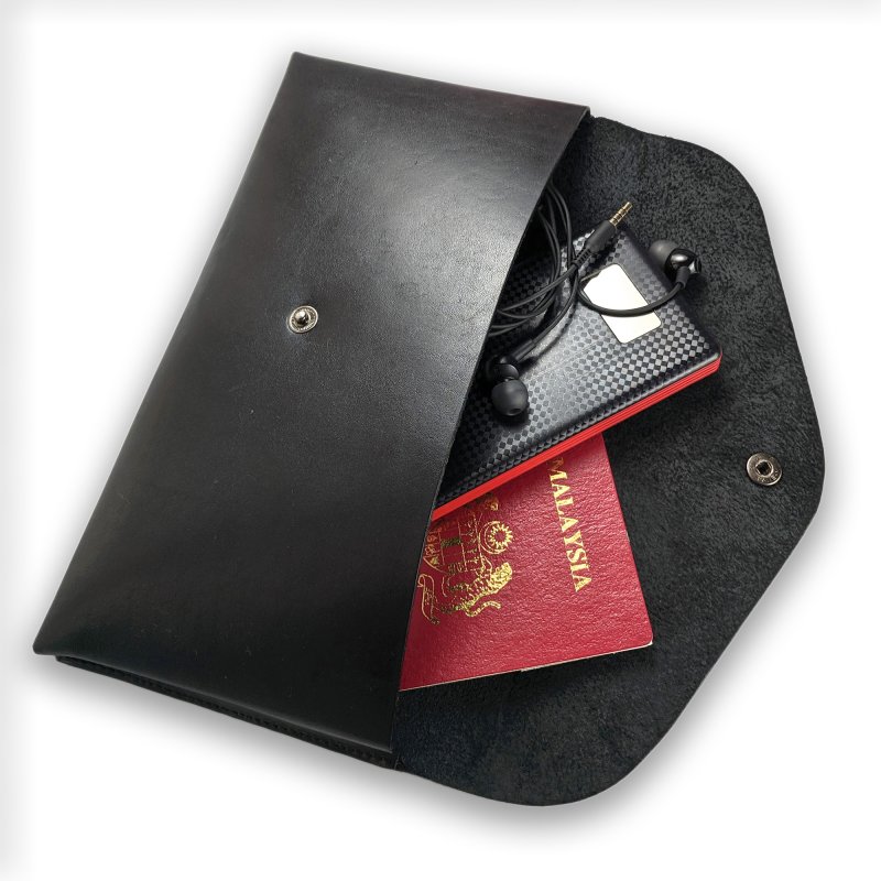 Kasiyar Leather Envelope Pouch