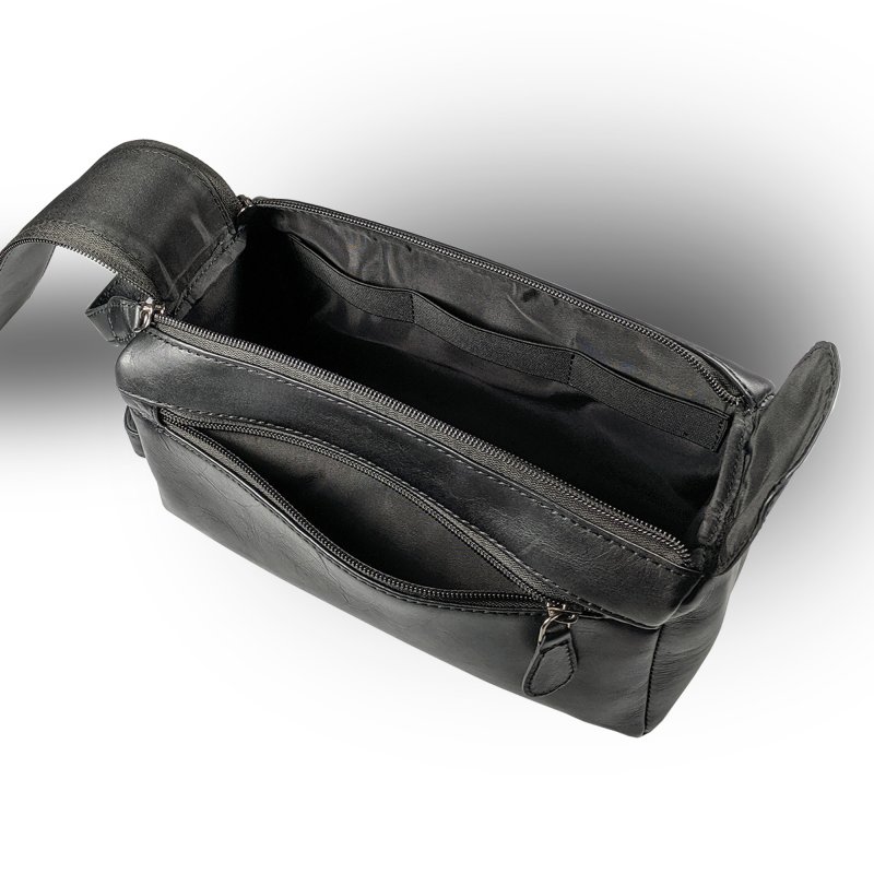 Kasiyar Leather Wash Bag With Magnet Black